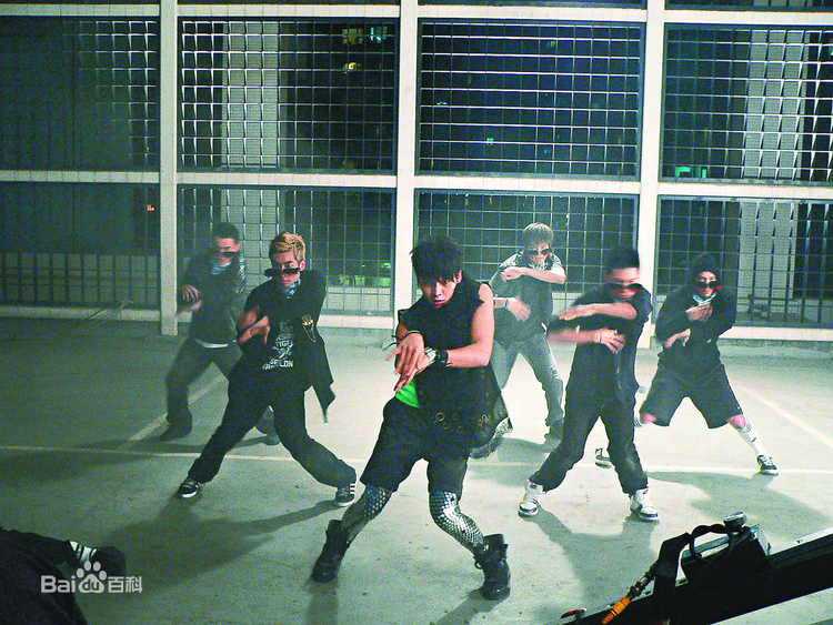 陈伟霆(William Chan)在个人专辑《Warrior》中的