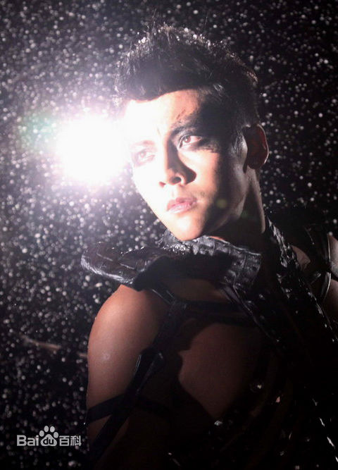 最新陈伟霆(William Chan)在个人专辑《 Heads or Tails》中的图集