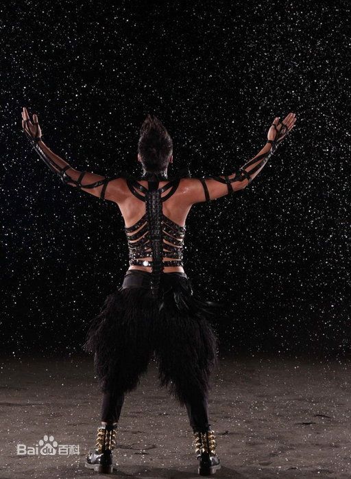 最新陈伟霆(William Chan)在个人专辑《 Heads or Tails》中的图集