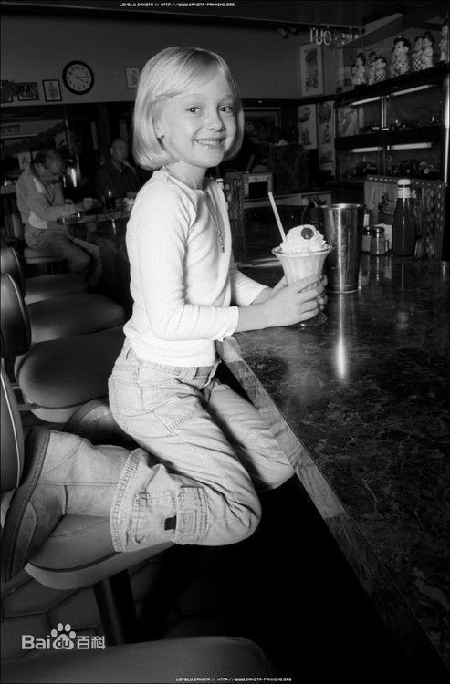 达科塔·范宁(Dakota Fanning)童年照片生活照相册