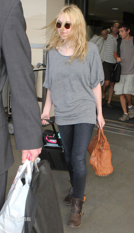 最新达科塔·范宁(Dakota Fanning)精彩图册