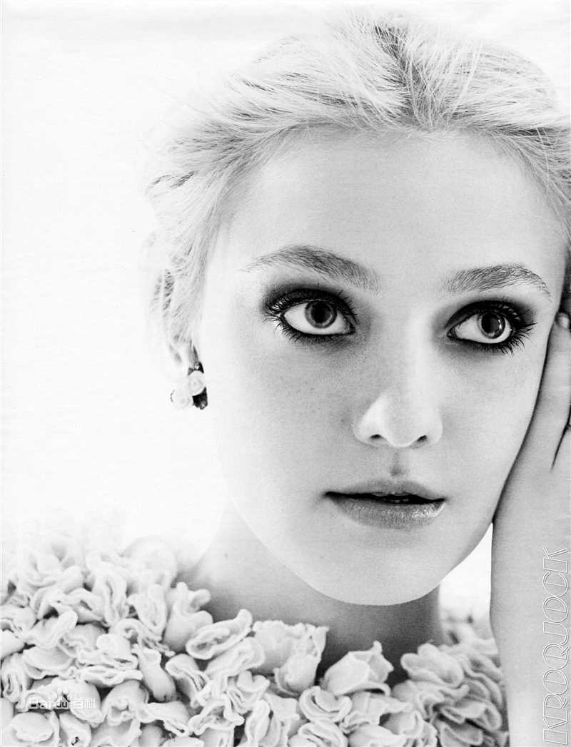 最新达科塔·范宁(Dakota Fanning)精彩图册