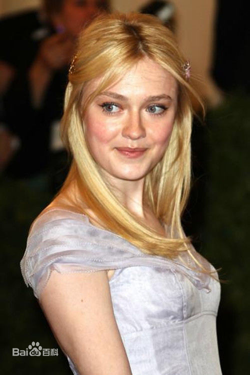 最新达科塔·范宁(Dakota Fanning)精彩图册