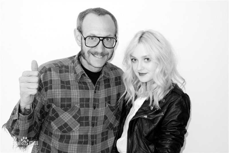 最新达科塔·范宁(Dakota Fanning)精彩图册