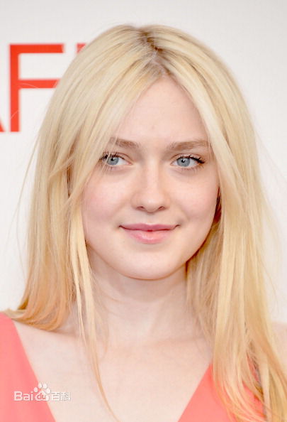 最新达科塔·范宁(Dakota Fanning)精彩图册