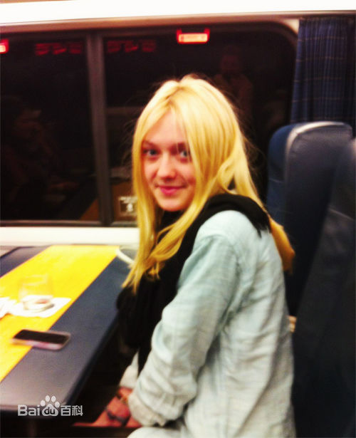 最新达科塔·范宁(Dakota Fanning)精彩图册