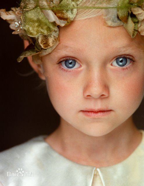 最新达科塔·范宁(Dakota Fanning)精彩图册