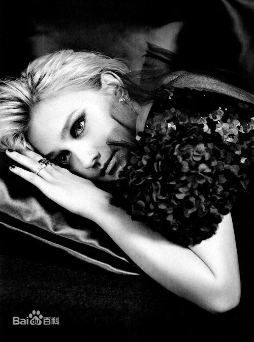 最新达科塔·范宁(Dakota Fanning)精彩图册