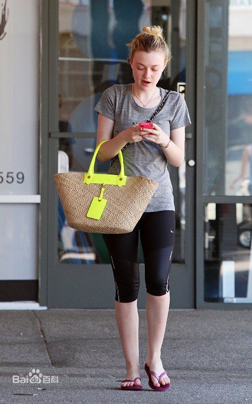 最新达科塔·范宁(Dakota Fanning)精彩图册