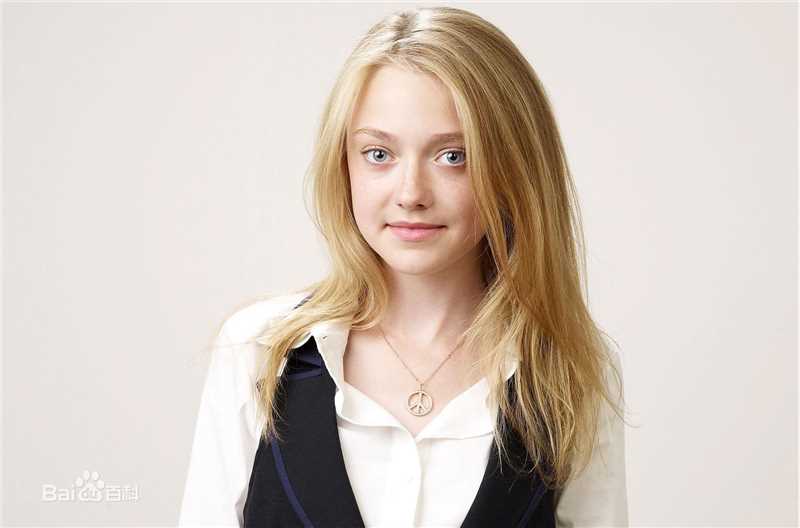 达科塔·范宁(Dakota Fanning)生活照