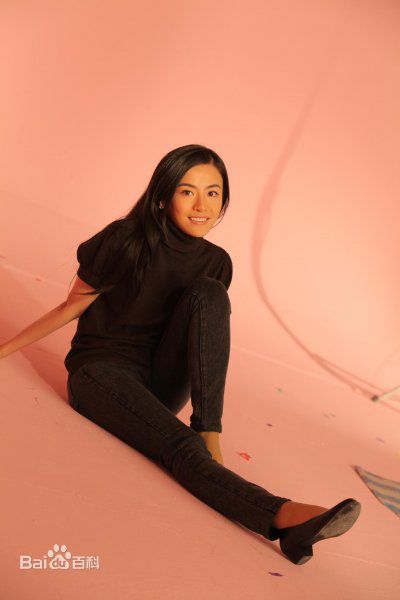 贡米寻爱的翅膀MV壁纸壁纸