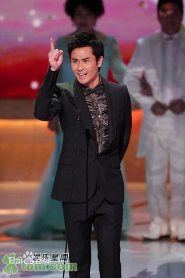 郑嘉颖(Kevin Cheng)2008TVB台庆颁奖礼嘉颖组图性感图片壁纸