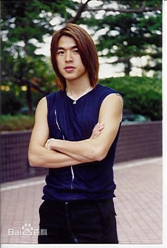 李威(Leewei)吐司男之吻-壁纸壁纸