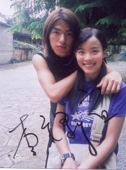 李威(Leewei)吐司男之吻-壁纸壁纸