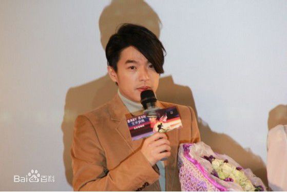 李威(Leewei)现场活动照性感图片图集