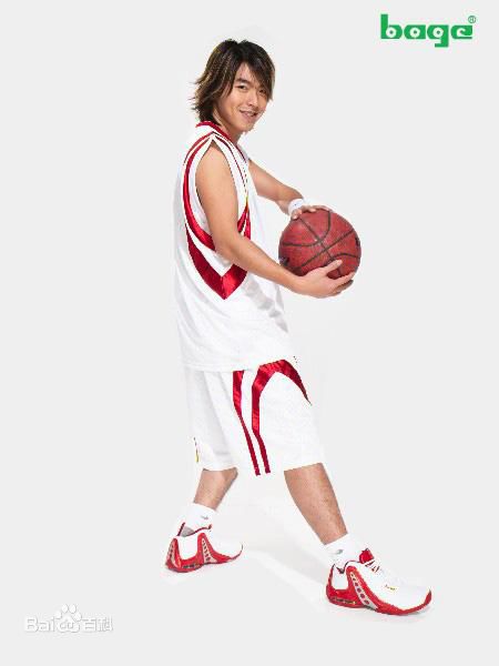 李威(Leewei)广告代言前后照片