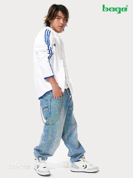 李威(Leewei)广告代言前后照片