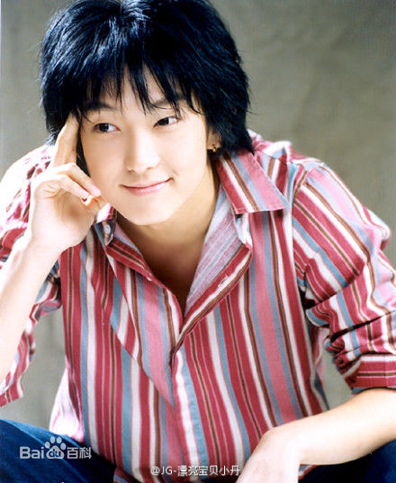 李准基(LEE JOON GI、)学生时期的壁纸壁纸