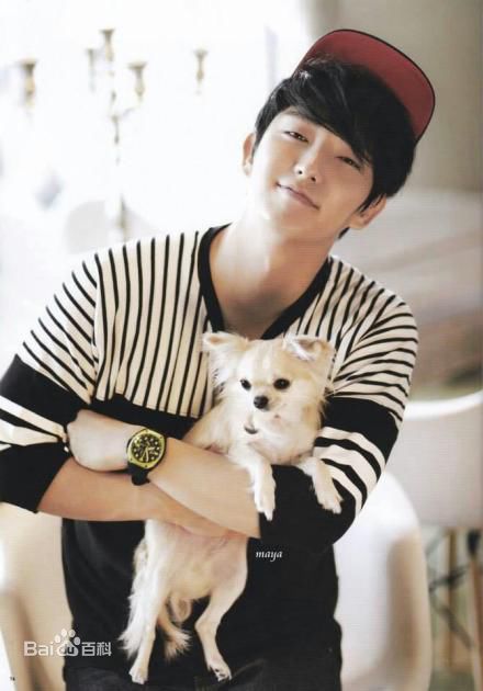 李准基(LEE JOON GI、)准基和狗狗前后照片