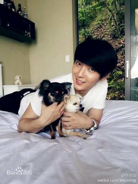 李准基(LEE JOON GI、)准基和狗狗前后照片
