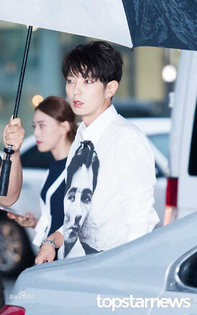 高清李准基(LEE JOON GI、)性感图片