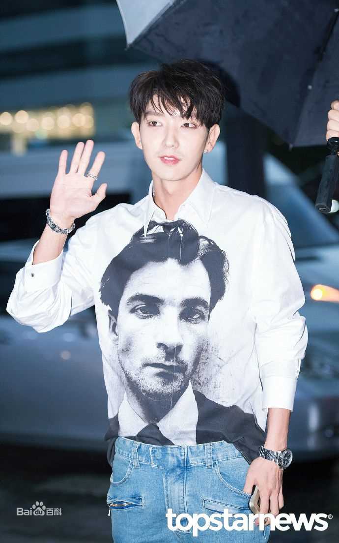 高清李准基(LEE JOON GI、)性感图片