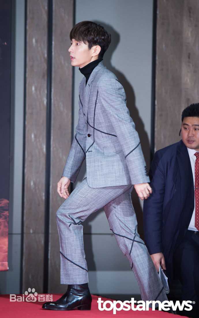 高清李准基(LEE JOON GI、)性感图片