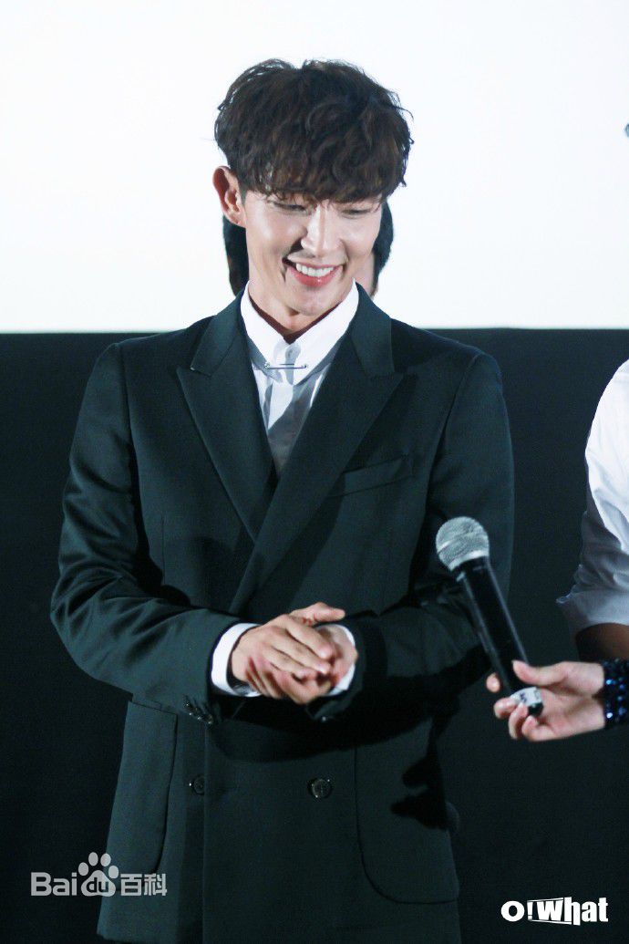 高清李准基(LEE JOON GI、)性感图片