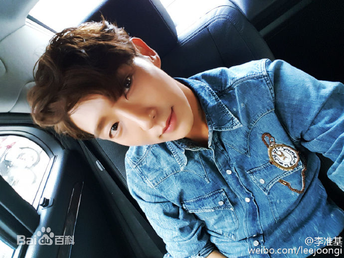 李准基(LEE JOON GI、)生活中的壁纸壁纸