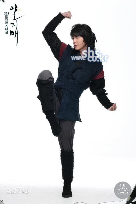 李准基(LEE JOON GI、)一枝梅中的生活照相册