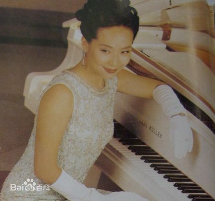 最新叶童(Cecilia Yip)精彩图册