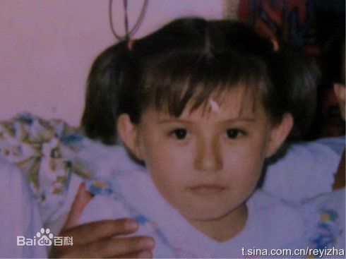 热依扎(Rayza)童年性感图片图集