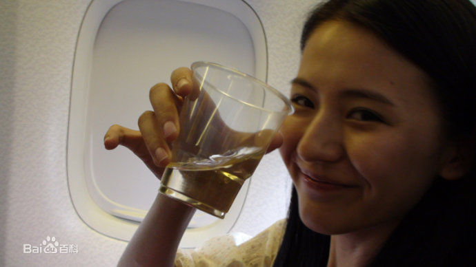 热依扎(Rayza)生活照壁纸壁纸