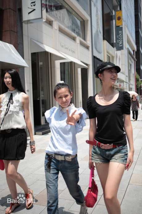 热依扎(Rayza)生活照壁纸壁纸