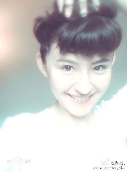 热依扎(Rayza)生活照壁纸壁纸