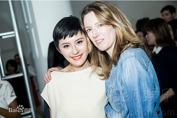 热依扎(Rayza)活动现场照素颜照相册