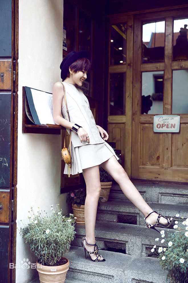 热依扎(Rayza)高清《杂志美图》图集