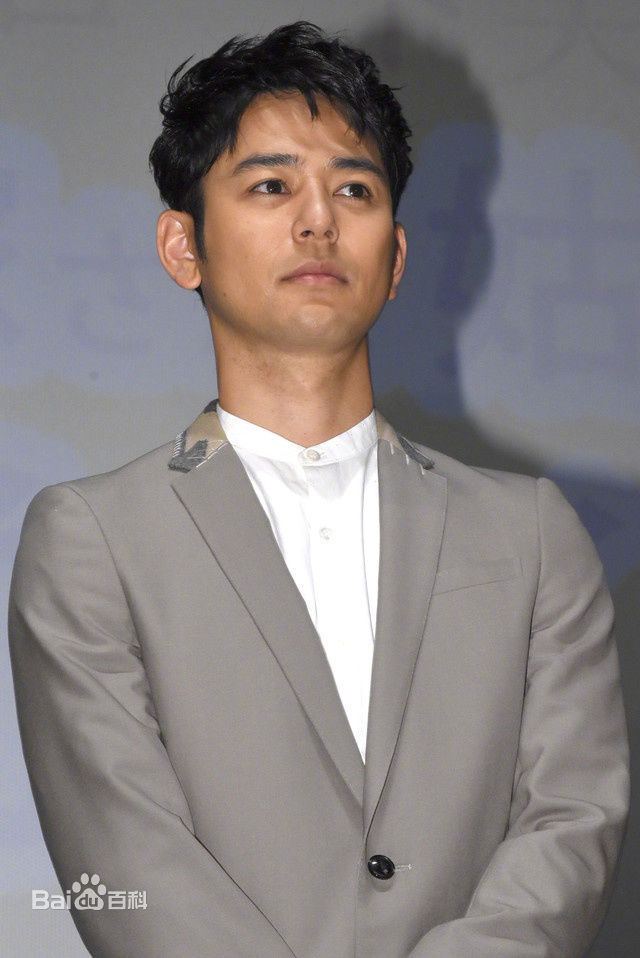 妻夫木聪(Tsumabuki Satoshi)工作照性感图片图集