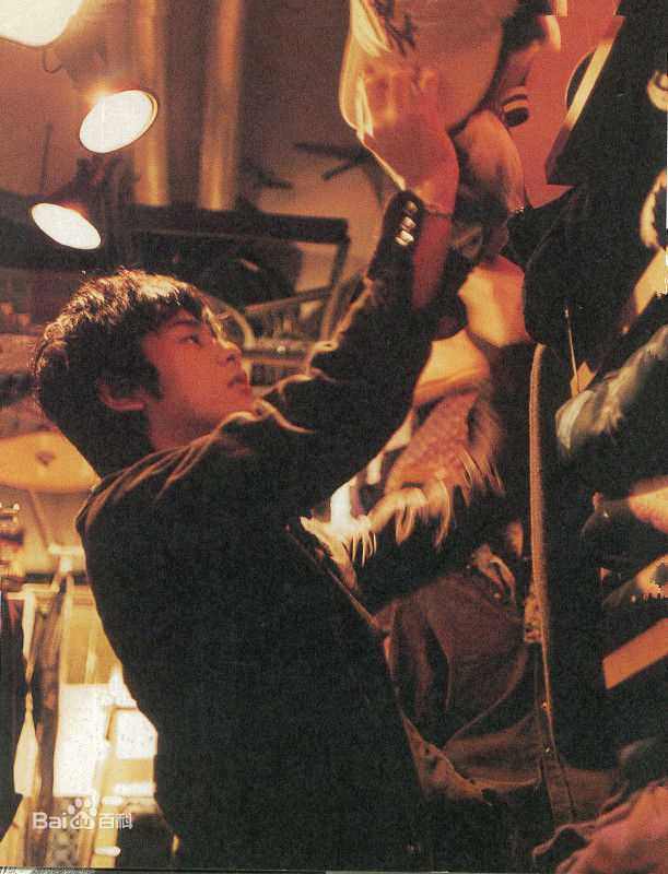 高清妻夫木聪(Tsumabuki Satoshi)在《UOMO》中的图册