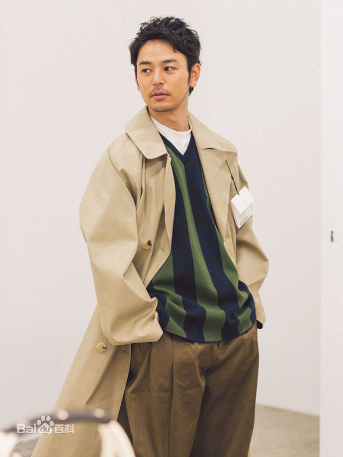 高清妻夫木聪(Tsumabuki Satoshi)在《UOMO》中的图册