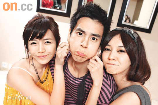 陈意涵(Ivy Chen)全家拼接时尚图册