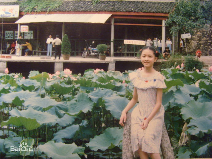 万茜(Wan Qian)小时候前后照片