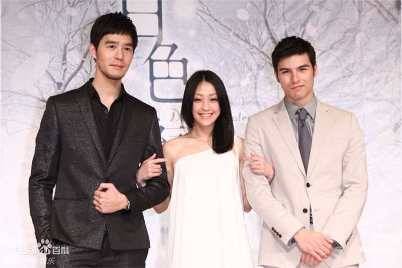 凤小岳(Rhydian Vaughan)活动照前后照片