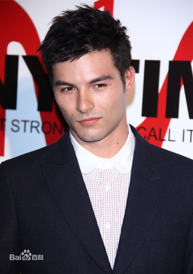 凤小岳(Rhydian Vaughan)活动照前后照片