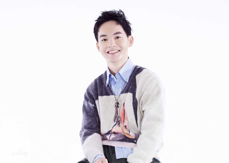 王成阳艺术照前后照片