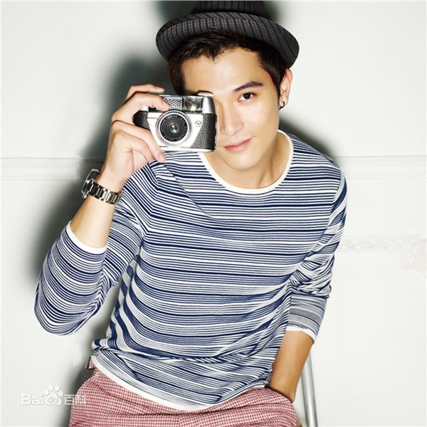 邱泽(Roy Chiu、ロイ·チウ)杂志