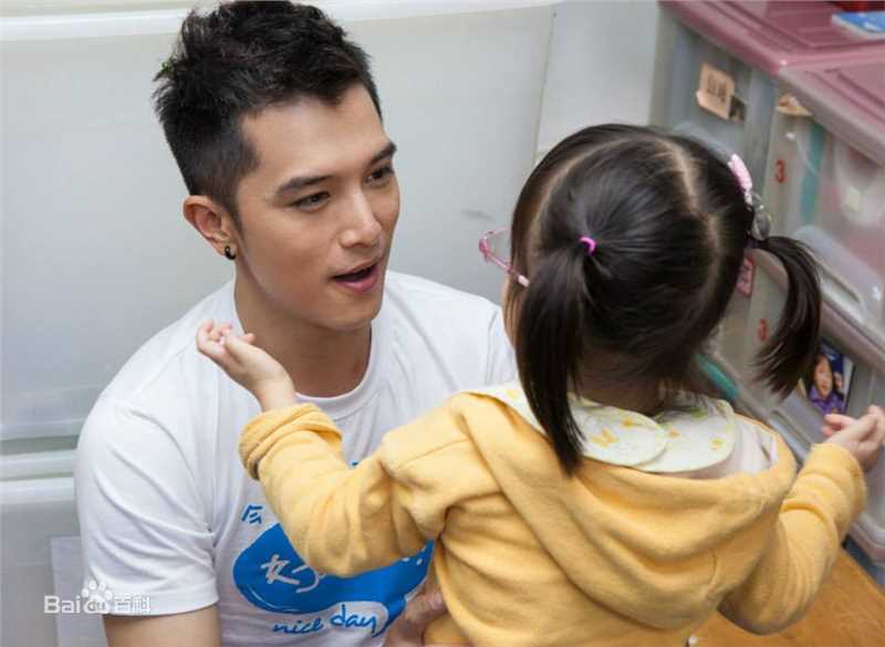 邱泽(Roy Chiu、ロイ·チウ)公益壁纸壁纸