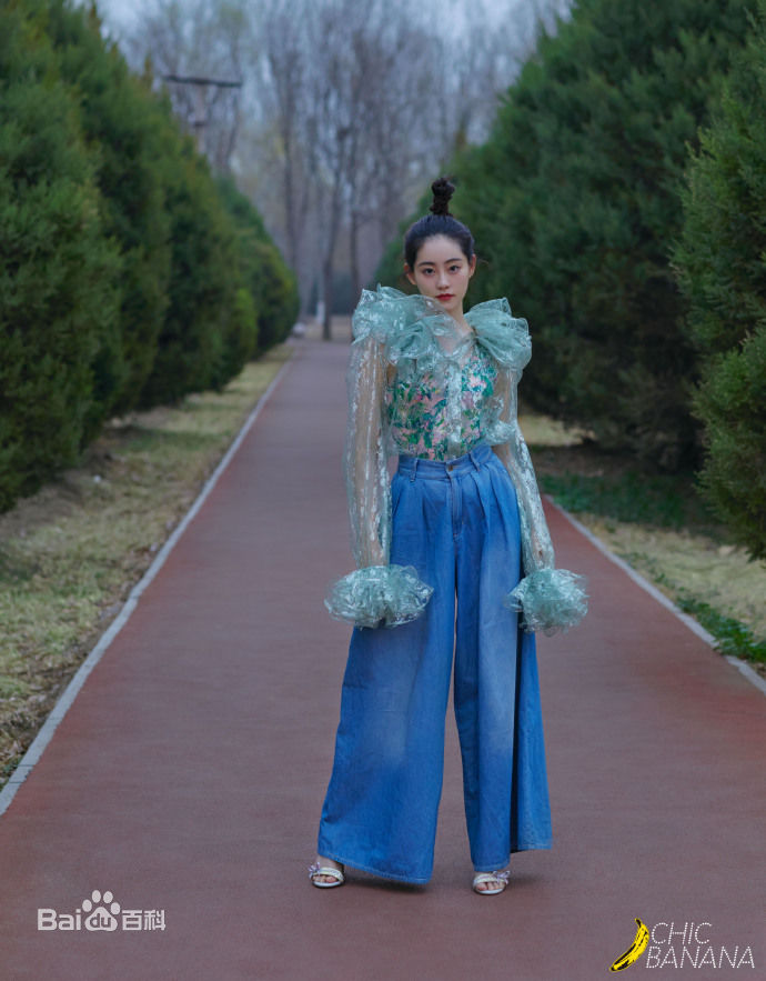 最新祝绪丹(Bambi)在《ChicBanana香蕉街拍》中的图集