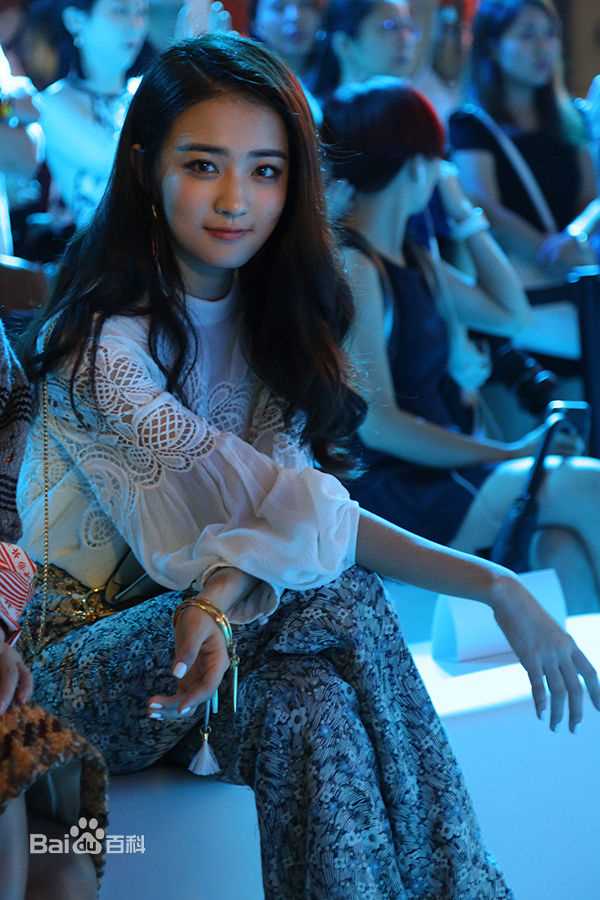 徐璐(LULU)2015FNO vogue摩登不夜城图册