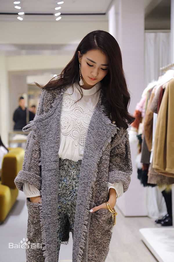 徐璐(LULU)2015FNO vogue摩登不夜城图册